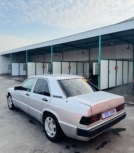 Mercedes 190-5