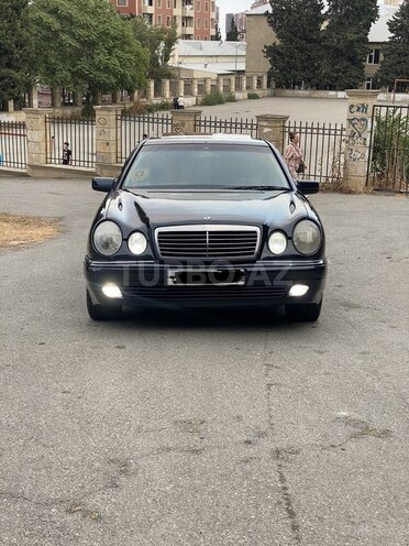 Mercedes E 240 1999, 124,550 km - 2.4 l - Bakı