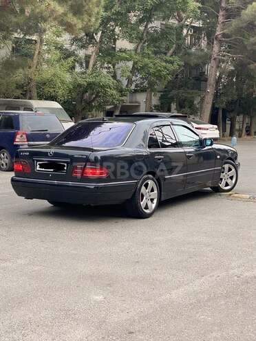 Mercedes E 240 1999, 124,550 km - 2.4 l - Bakı