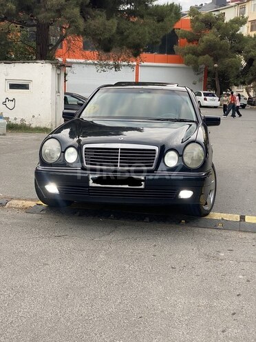 Mercedes E 240 1999, 124,550 km - 2.4 l - Bakı