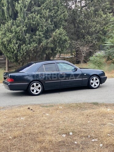 Mercedes E 240 1999, 124,550 km - 2.4 l - Bakı