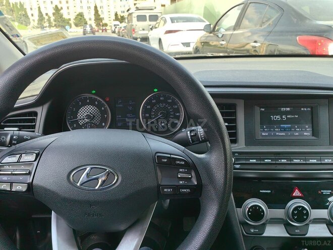 Hyundai Elantra 2018, 158,932 km - 2.0 l - Bakı