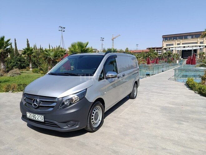 Mercedes  2017, 222,000 km - 2.1 l - Bakı
