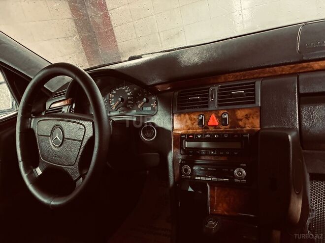 Mercedes E 220 1999, 391,888 km - 2.2 l - Bakı