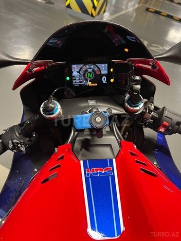Honda CBR 1000-8
