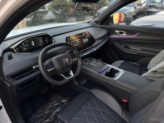 Changan Qiyuan Q05-8