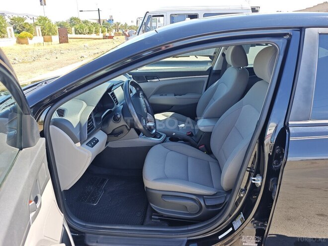 Hyundai Elantra 2018, 64,374 km - 2.0 l - Gəncə