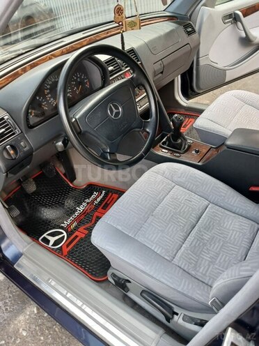 Mercedes C 200 1999, 200,000 km - 2.0 l - Ucar