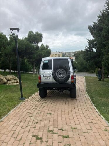 Toyota Land Cruiser-6