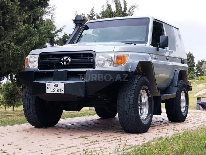 Toyota Land Cruiser-3