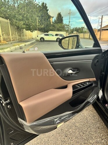 Lexus ES 300h 2024, 0 km - 2.5 l - Bakı
