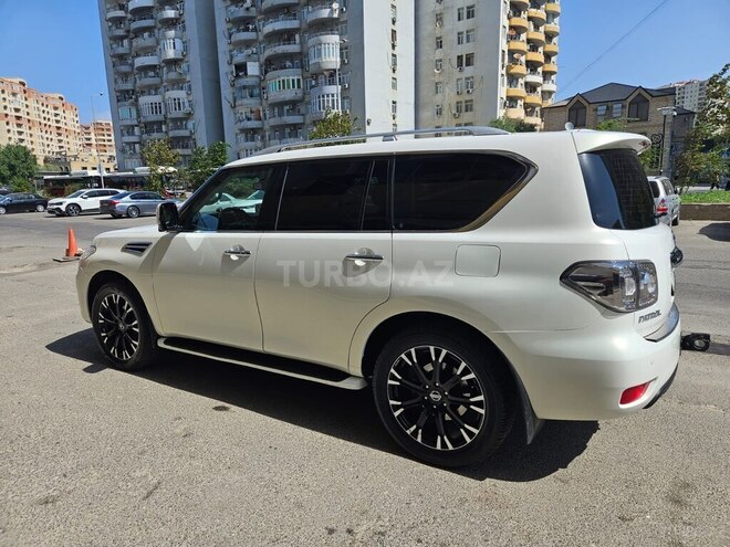Nissan Patrol 2010, 178,700 km - 5.6 l - Bakı