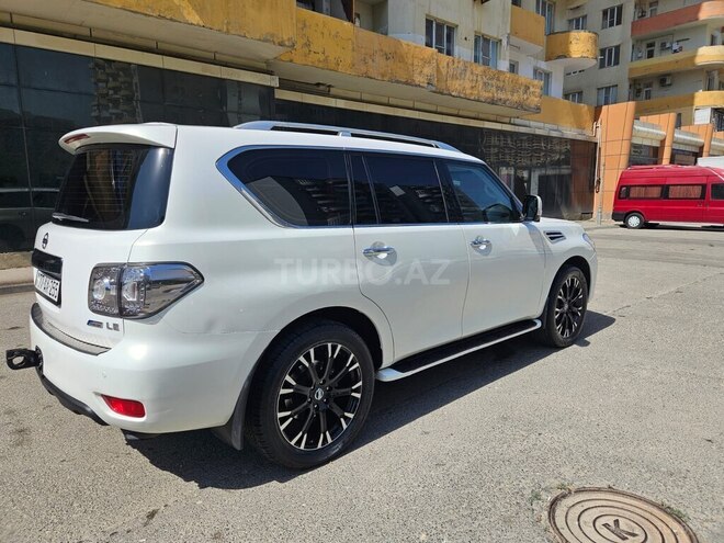 Nissan Patrol 2010, 178,700 km - 5.6 l - Bakı