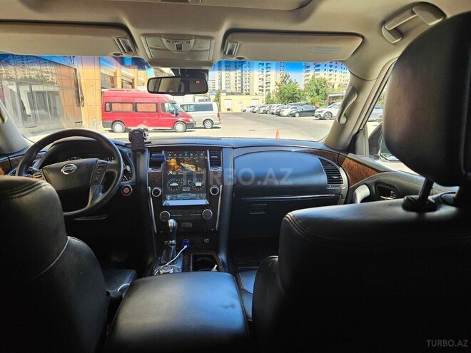 Nissan Patrol 2010, 178,700 km - 5.6 l - Bakı