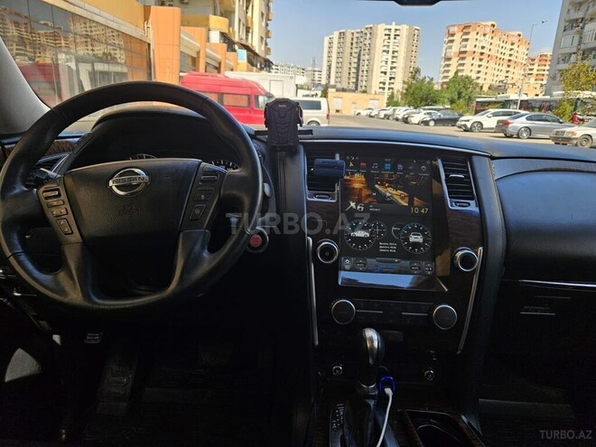 Nissan Patrol 2010, 178,700 km - 5.6 l - Bakı