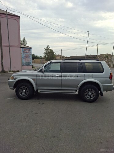 Mitsubishi  2000, 300,000 km - 2.5 l - Bakı