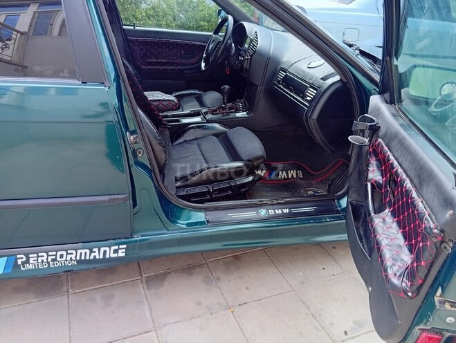 BMW 318-9