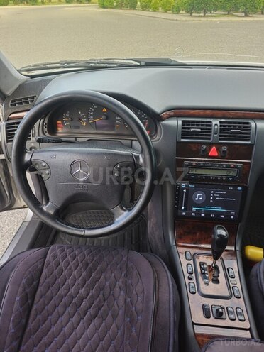 Mercedes E 240 2000, 180,000 km - 2.4 l - Xaçmaz