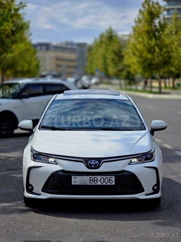 Toyota Corolla 2023, 15,000 km - 1.8 l - Bakı
