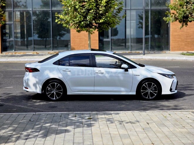 Toyota Corolla 2023, 15,000 km - 1.8 l - Bakı