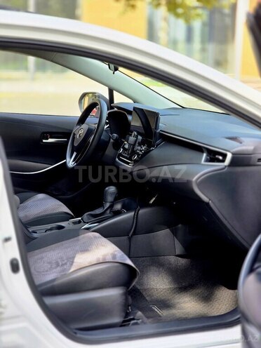 Toyota Corolla 2023, 15,000 km - 1.8 l - Bakı