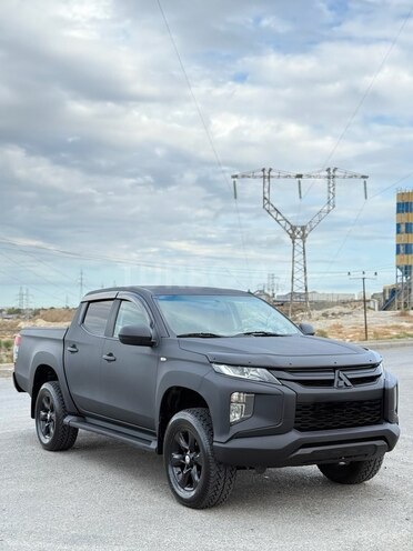 Mitsubishi L200-4