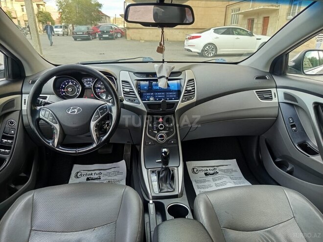 Hyundai Elantra 2015, 219,000 km - 1.8 л - Bakı
