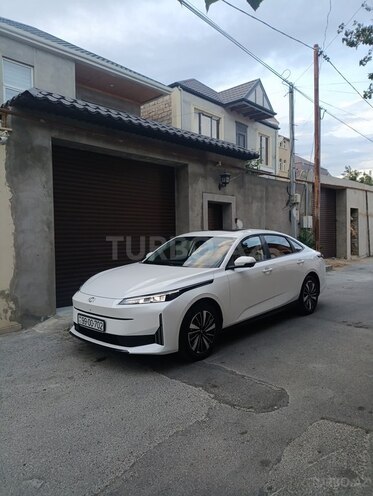 Changan Qiyuan A05 2025, 24,000 km - 1.5 л - Bakı