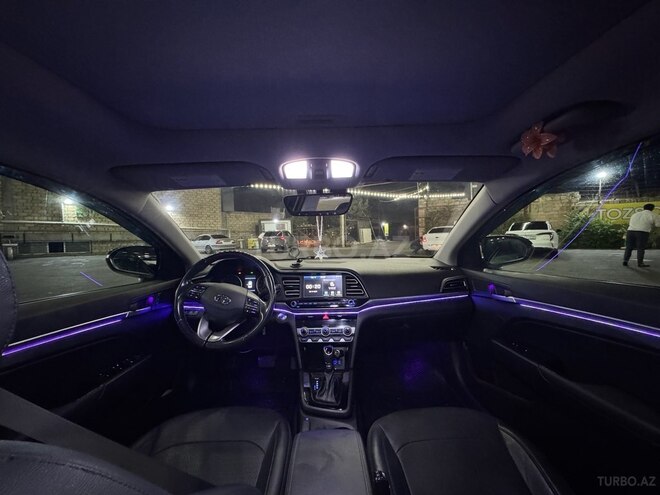Hyundai Elantra 2019, 88,000 km - 2.0 л - Bakı