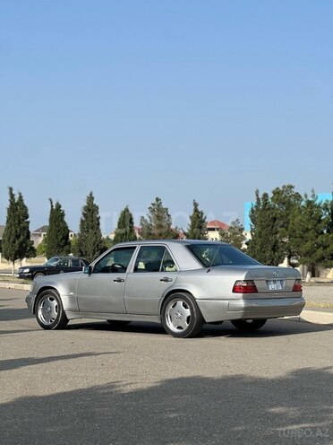 Mercedes E 220 1995, 190,000 km - 2.2 l - Gəncə