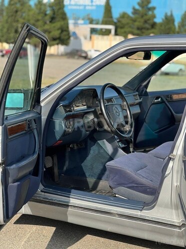 Mercedes E 220 1995, 190,000 km - 2.2 l - Gəncə