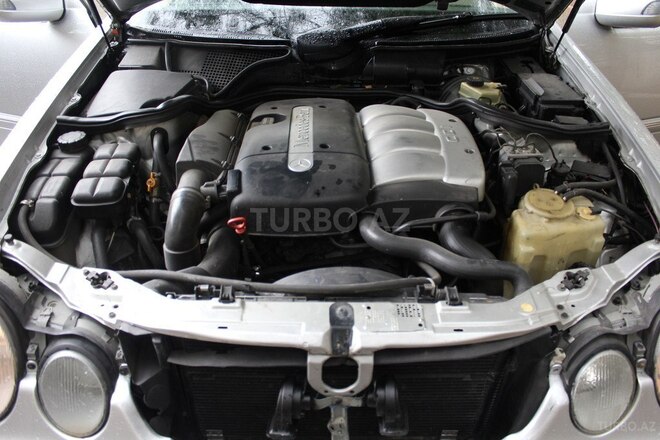 Mercedes E 220 2000, 300,000 km - 2.2 л - Bakı