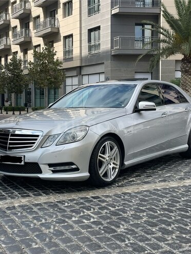 Mercedes E 350 2009, 330,000 km - 3.5 l - Bakı