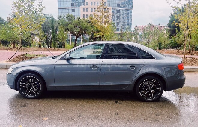 Audi A4-3