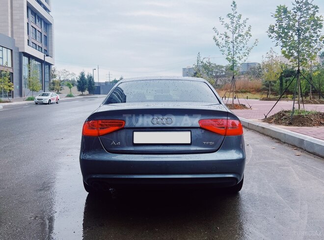 Audi A4-2