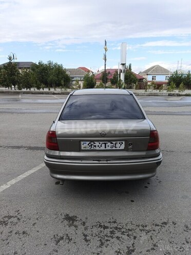 Opel Astra 1996, 400,000 km - 1.6 l - Quba