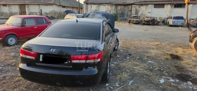 Hyundai Sonata 2006, 280,000 km - 2.4 l - Saatlı