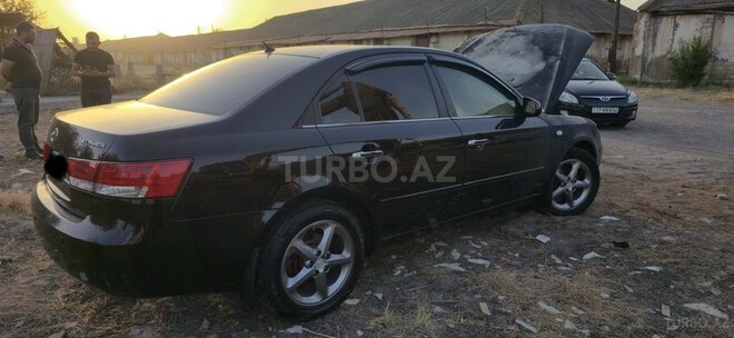 Hyundai Sonata 2006, 280,000 km - 2.4 l - Saatlı