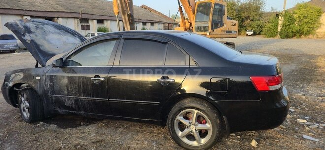Hyundai Sonata 2006, 280,000 km - 2.4 l - Saatlı