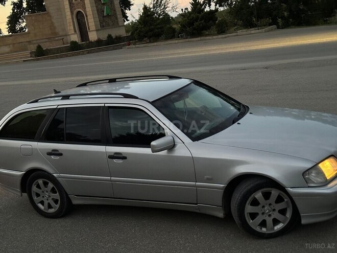 Mercedes C 220 1998, 570,000 km - 2.2 l - Quba