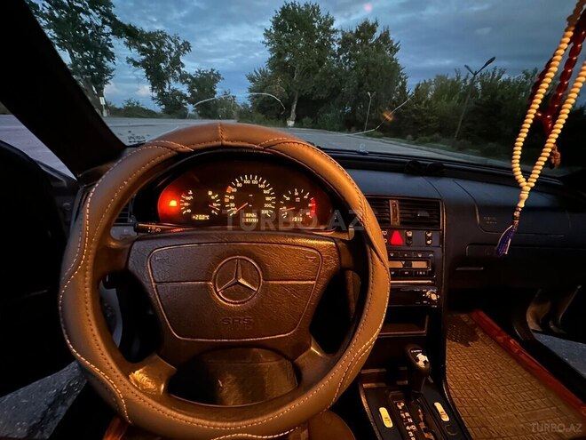 Mercedes C 220 1998, 570,000 km - 2.2 l - Quba