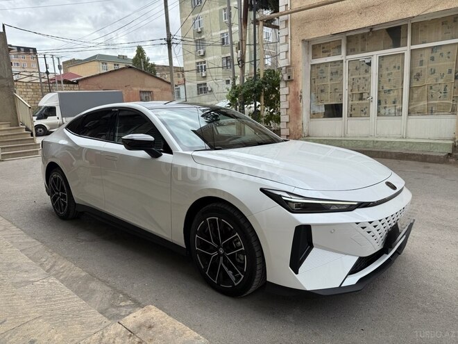 Changan  2024, 180,000 km - 1.5 l - Bakı