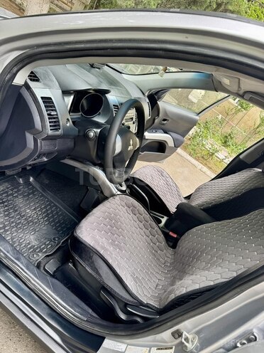 Mitsubishi Outlander 2008, 190,000 km - 3.0 l - Bakı