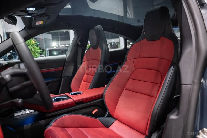 Porsche Taycan-11