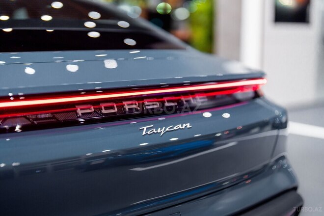 Porsche Taycan-7