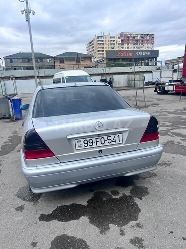 Mercedes C 200 2000, 273,000 km - 2.0 l - Bakı