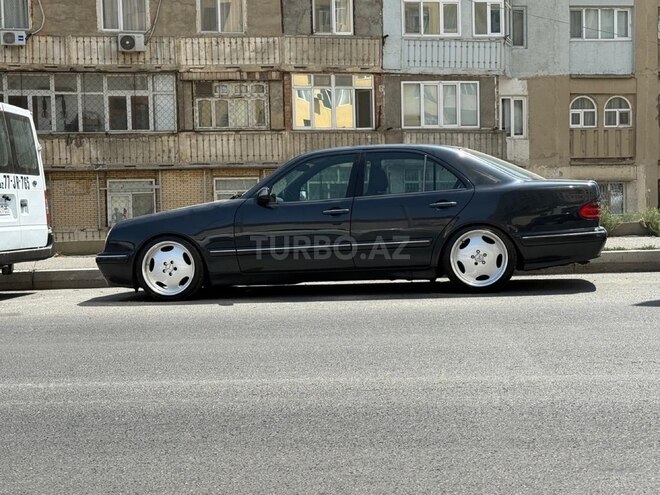Mercedes E 240 1999, 303,000 km - 2.4 l - Tovuz