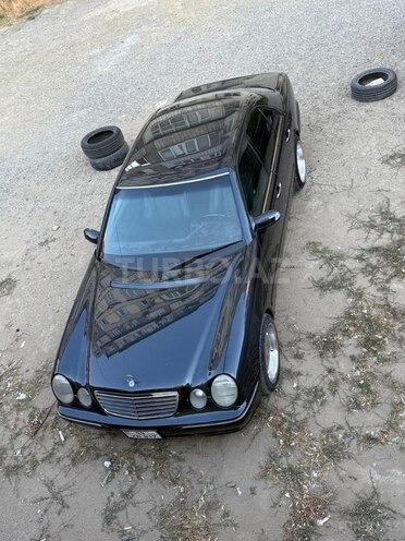 Mercedes E 240 1999, 303,000 km - 2.4 l - Tovuz