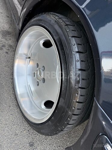 Mercedes E 240 1999, 303,000 km - 2.4 l - Tovuz