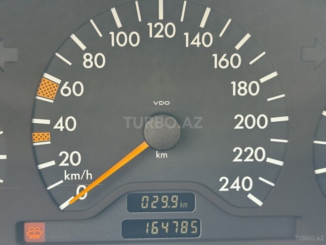 Mercedes E 200 1999, 160,000 km - 2.0 l - Bakı